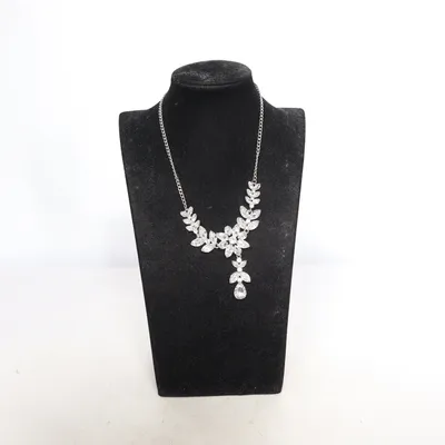 Halsband (Silverfärgad) från Montini Okänd metall