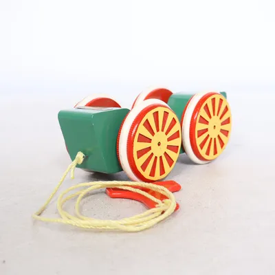 Jouet à tirer (Vert, Rouge, Blanc) de Brio