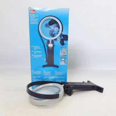 Lampe de lecture (Universal Magnifying Glass With Lamp Led) de Prym