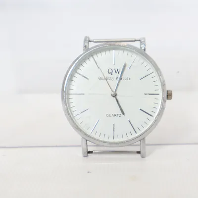 Montre (Argent, Blanc) de Q.W