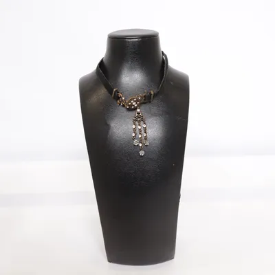 Choker (Svart, Brun, Flerfärgad) Okänd metall