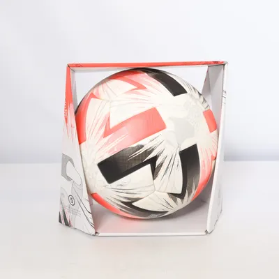 Football (Captain Tsubasa Pro Ball, Offizieller Spielball, der in Zusammenarbeit mit dem Schöpfer der legendären Manga-Serie, Yoichi Takahashi, entworfen wurde. Er wurde unter anderem als offizieller Spielball für die FIFA Klub-Weltmeisterschaft 2019 sowie im Rahmen der Olympische Spiele Tokio eingesetzt (Mit FIFA Quality Pro Siegel) .) from Adidas