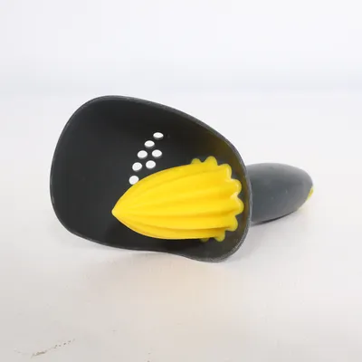 Citrus press (Gray, Yellow) from Joseph Joseph