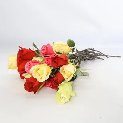 Plante artificielle (Rouge, Jaune, Rose)