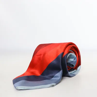 Cravate (Rouge, Bleu, Gris) de Michaelis Soie