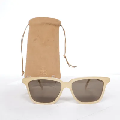 Solglasögon (TOTÊME #004 THE SQUARES) från Totême