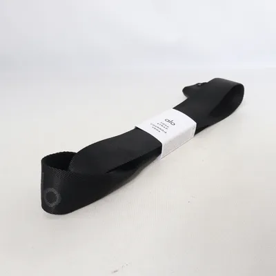 Yoga gear (Black) from Alo