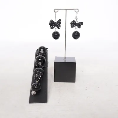 Smyckesset (Svart, Vit) från Betsey Johnson Okänd metall