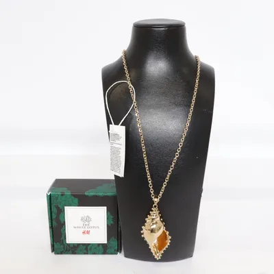 Necklace (Gold) from H&M x The White Lotus Stainless steel