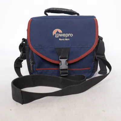 Kameraväska (Nova Mini) från Lowepro