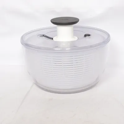 Salladsslunga (Transparent, Svart, Vit) från Oxo