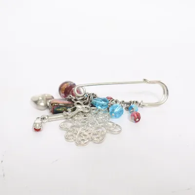 Brosch (Silverfärgad, Flerfärgad) Okänd metall