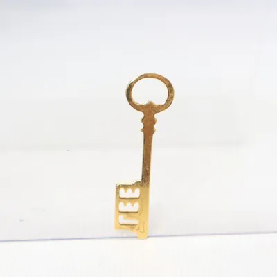Phone accessory (Gold) from Lee