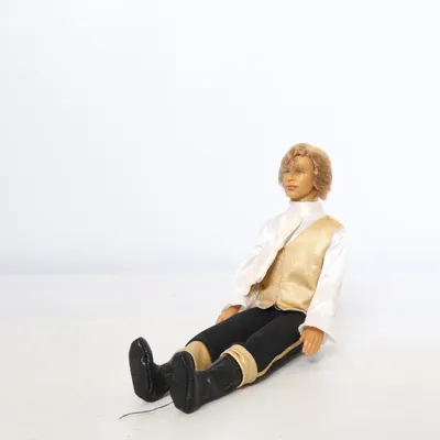 Docka (Svart, Vit, Guldfärgad) från Mattel