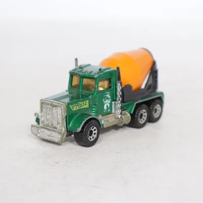 Leksaksbil (Peterbilt) från Matchbox