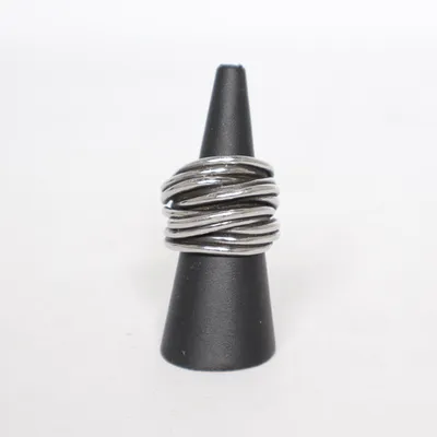 Ring (Silverfärgad) Okänd metall