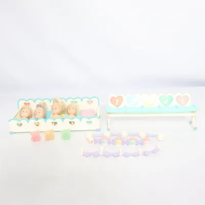 Dockskåpsmöbler (Flerfärgad) från Hasbro