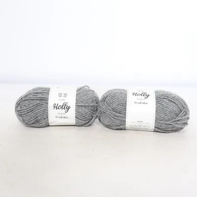 Yarn (Holly) from Holly
