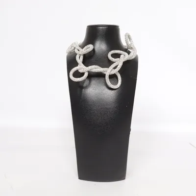 Choker (Silverfärgad, Vit) från COS Okänd metall