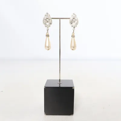Earrings (Silver, Beige) Unknown metal