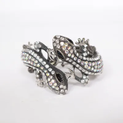 Armring (Silverfärgad, Flerfärgad) Okänd metall