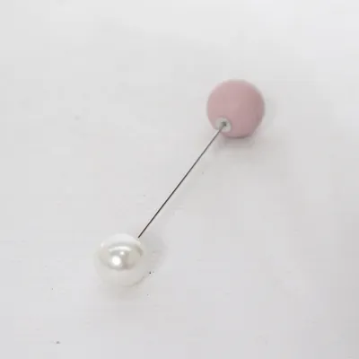Brooch (White, Beige) Unknown metal