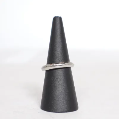 Ring (Silverfärgad) Okänd metall