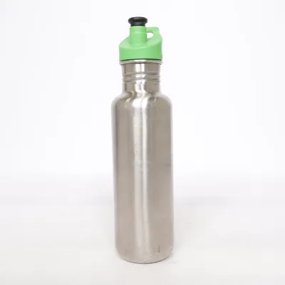 Vattenflaska (Silverfärgad, Grön) från Klean Kanteen