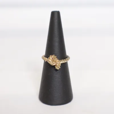 Ring (Guldfärgad) Okänd metall