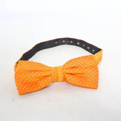 Fliege (Orange) von Amanda Christensen Seide