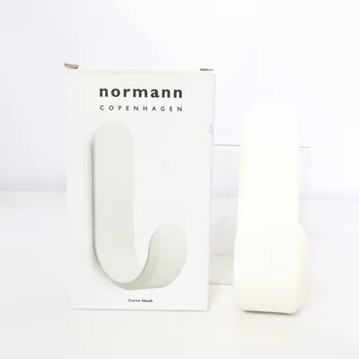 Haak (Curve Hook) van Normann Copenhagen