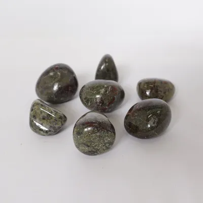 Decorative stones (Green, Multicolored)