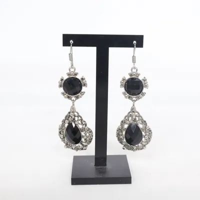 Örhängen (Svart, Silverfärgad) Okänd metall