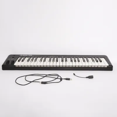 Instrument (Sort, Hvid) fra Alesis