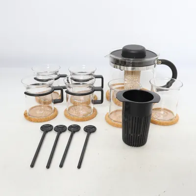 Theepot (Teekanne inkl. Gläser, Löffel, Untersetzer, etc.) van Bodum