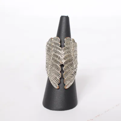 Ring (Silverfärgad) Okänd metall