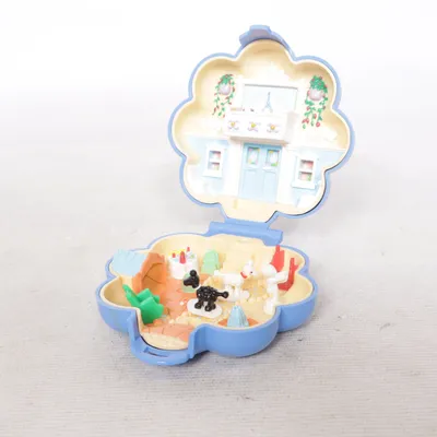 Dockskåp (Bluebird Toys) från Polly Pocket