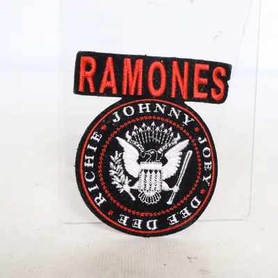 Sytillbehör (Svart, Röd, Vit) från Ramones