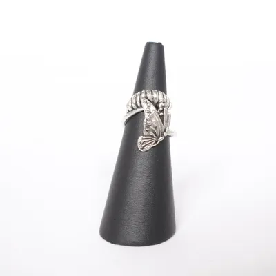Ring (Silverfärgad) Okänd metall