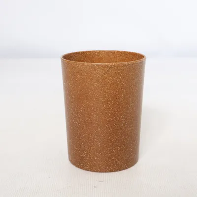 Toothbrush cup (flüssigholz)