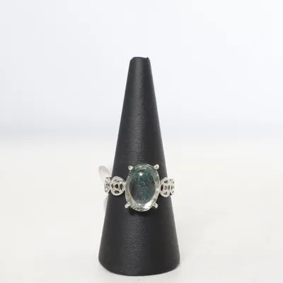 Ring (Silver, Green) Unknown metal