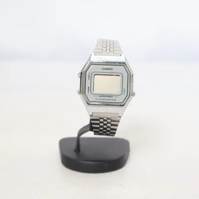 Armbåndsur (LA680W) fra Casio