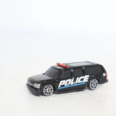 Toy car (2001 Chevrolet Suburban) from Maisto