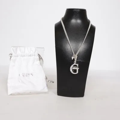 Halsband (Silverfärgad) från Guess Okänd metall