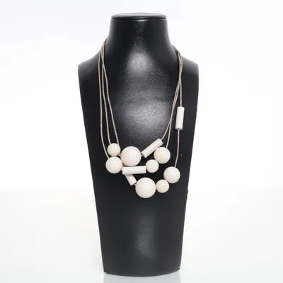 Halsband (Saame) från Aarikka Okänd metall, Trä