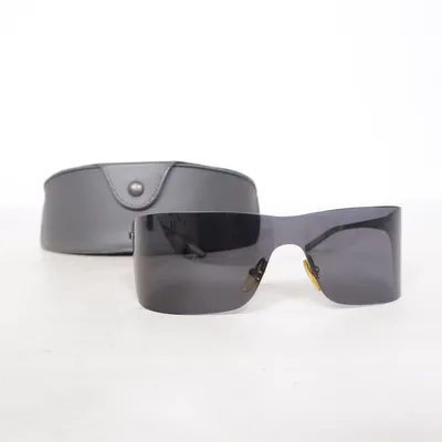 Solglasögon (Grå) från Police