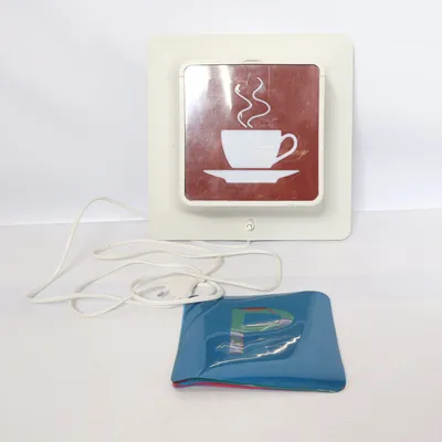Applique murale (vintage wall lamp, retro wall light, coffee sign light, cafe decor, kitchen wall decor, kitchen light, vintage kitchen decor, retro kitchen, coffee lover gift, coffee decor, cafe aesthetic, diner decor, retro diner, quirky home decor, nostalgic decor, wall lighting, decorative light, novelty lamp, vintage lighting, retro lighting, unique lamp, statement decor, kitchen styling, home cafe, coffee station decor, espresso lover, tea and coffee corner, cozy kitchen, cottage kitchen, farmhouse decor, vintage aesthetic, retro aesthetic, 80s decor, 90s decor, y2k decor, nostalgic home, home styling, interior styling, collectible decor, rare vintage, second hand vintage, thrifted decor, sustainable decor, flea market find, unique home accessory, wall mounted light, mood lighting, cozy home, coffee shop vibe, barista aesthetic, kitchen accessory, vintage sign, illuminated sign, retro vibes, coffee time, decorative wall light, apartment decor, quirky decor, old school decor, retro collectible, conversation piece, home decor inspiration, café style decor, coffee cup decor, vintage home decor, nostalgic kitchen, decorative lighting, wall decor, fun decor, playful interior, classic retro, preloved decor, design lover, cool decor, rare find, home collectible, coffee themed decor, restaurant decor, diner aesthetic, retro home accessory, cozy aesthetic, coffee bar decor)