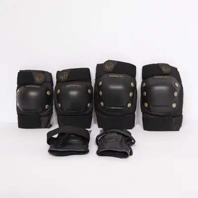 Knäskydd (Svart) från Hangten