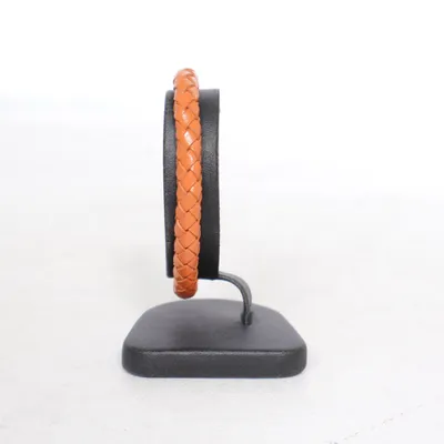 Armband (Orange) från Skultuna Okänd metall