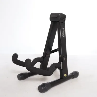 Gitarrställ (Svart) från Stagg